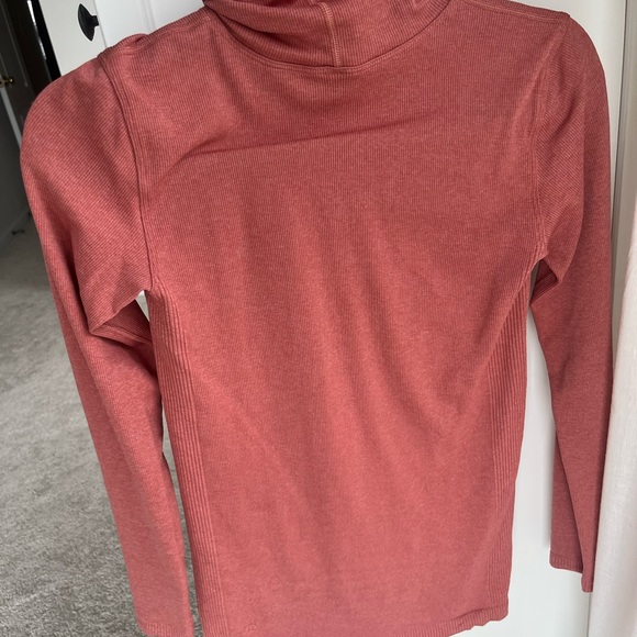 Lululemon Ribbed Turtleneck - Picture 5 of 6